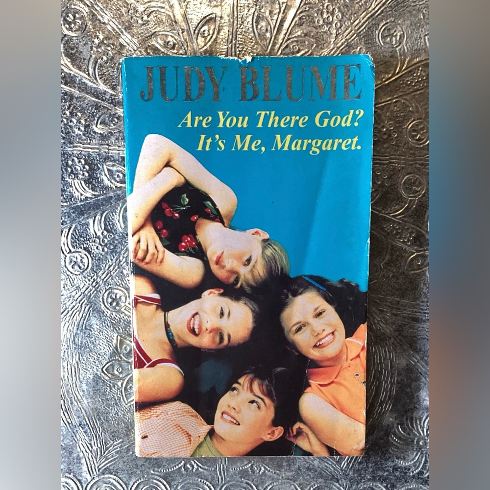 Softcover Book “Are You There God? It's Me, Margaret” by Judy Blume (used)